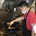 天天厨房 - 鶏排（ジーパイ）800円調理中