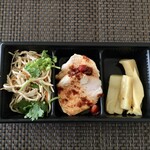 天天厨房 - 前菜3点盛り（よだれ鶏・干し豆腐・メンマ）800円