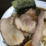 とらや分店 村田や - チャーシュー3種
      もも、バラ、かぶり
      
      