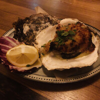 BLU - 岩牡蠣の香草パン粉焼き