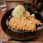 あげづき -  　熟成されたよな芳醇さが迸る 　柔らか〜いリブロース 　歯応えの楽しみは希薄だｹﾄﾞ… 　脂も赤身も豊かな甘味を湛えてて 　チーズを思わせるよな芳香は無二の旨さ♥【南の島豚特上ロースかつ 2400+VAT】