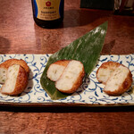 あげづき - 【鹿児島直送さつま揚げ 580+VAT】 　小振りでまんまる♪ 　挟まってるのは昆布かな？　牛蒡かな？