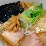 麺処 びぎ屋 - ゆず香る白醤油らーめんアップ