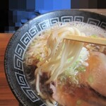 Sumibi Yaki En - 中太麺はストレート