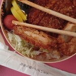 海華軒 - 「ソースカツ丼」900円　お肉断面