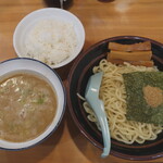 Yokohama Ie Keiramen Nakanoya - 濃厚豚骨つけ麺 大盛 ライスつき　８００円