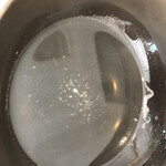 厨翠山   - 味噌を入れり前の出汁と　塩でいただく汁