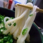 う～どんどん - うどんは重量感あり！