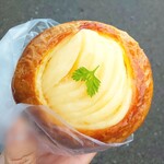Grimm - 桃のデニッシュ 缶詰めの桃やけど美味しい(^o^)