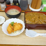 河金 - 河金丼(名物かつカレー丼)・トリの唐揚げ付