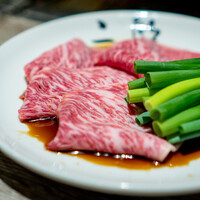 焼肉&手打ち冷麺 二郎 KANAYAMA - 飛騨牛のサーロインの焼きすき 満月卵
