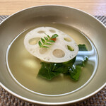 御料理 ひさまつ - 椀物
      蓮根真薯 