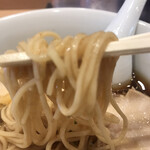 らぁ麺 はやし田 - 特製らぁ麺１０００円。鶏とお醤油の旨味たっぷりなスープと、小麦香る麺との相性抜群で、とーっても美味しかったです（╹◡╹）（╹◡╹）