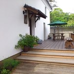 蔵カフェおもひで屋 - 奥がカフェスペース