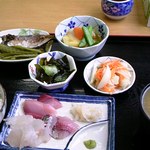 女性部食堂 - 6月9日　特定食　この日は良いヒラメがあがったようで。