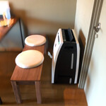 炭焼 おかげさん - かなりデカいウイルス対応空気清浄機が置かれておりました