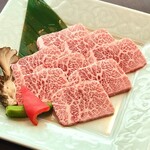 Fully ripened Wagyu beef top-grade rib Yakiniku (Grilled meat) set