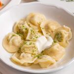 ★西伯利亞当地美食★ “Pelmeni” - 自製餃子，皮有嚼勁，雞肉碎。