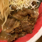 東大 - 徳島ラーメンの「すき焼き風豚バラ肉」