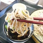 なか卯 - 麺は細くて少々硬めです。