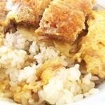 なか卯 - ご飯にもツユが染みてて美味い。カーッとかっこんで食べるのが美味い♪