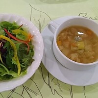 オステリア ガウダンテ 大阪駅前第4ビル店 - サラダとスープ