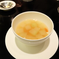 赤坂璃宮 銀座店 - 冬瓜・蓮の実、鶏肉入り蒸しスープ