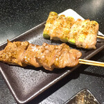 三酉屋 - 白れば胡麻油塩165円、アスパラ巻き220円