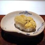 菊鮨 - 赤雲丹（唐津）・・赤雲丹らしい旨味・甘味を感じます