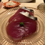 たかおか - 銚子の鰹
      その日の朝6時に天蚕糸（テグス）で採れた鰹、食感といい旨味といい凄いのが出ました！