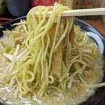 とんこつラーメン まる一 - ハリのある麺