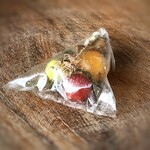 MAISON LAFITE - ＊シェフらしい遊び心と発想の豊かさを感じる品。 一口で頂くのが勿体ないと思いながら口にしたのですが、色んな食材のハーモニーが口の中で奏でられました。 面白く美味しい品