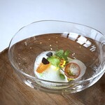 MAISON LAFITE - ◆モッツァレラチーズ(岡山県吉田牧場)のカプレーゼ、枝豆、自家製プチトマト、バジル、パープルバジル載せ