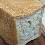 ベーカリー＆カフェ3110 - オリーブ食パン￥450