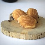 MAISON LAFITE - ＊蜂蜜を含んだ焼きたてマドレーヌ