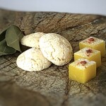 MAISON LAFITE - ＊ナンシーマカロン ＊パートドフリュイのピンクペッパー載せ