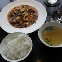 中国菜 老四川 飄香 銀座三越店 - 四川の花山椒入り　ピリ辛マーボー豆腐とご飯