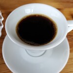 ソリスアグリトゥーリズモ - コーヒーは別料金500円。
      パンも別に500円かかります。テーブルチャージみたいなものかな。　
      でも、このパンは、もっちりして絶品。
