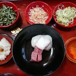 駅前芭蕉館 - 鮪の山かけと薬味