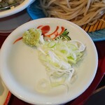 ばんどう太郎 - レディースランチの冷たい蕎麦の薬味(刻み葱、山葵)(R2.7.14撮影)