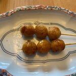 串王DINER - 料理写真:つくね1本５０円。
 
この日は特価になってつくねは１本５０円の焼き鳥です。