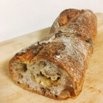 バックシュトゥーベ ツオップ - スモークチーズと胡桃入り