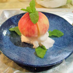 焼肉 はせ川 - まるごと桃とシャーベット
