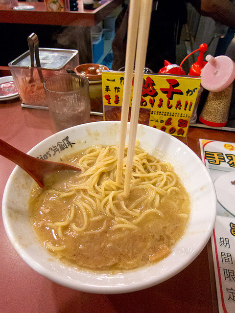 約115年前　大阪日報　天下一品浪華名物番附　1910年（明治43年）7月30日 25〜30年前に天下一品から分かれて進化。「天下一品の原種」が