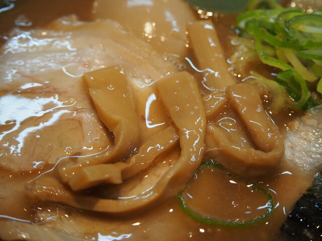とんこつらぁ麺 松もと （【旧店名】関西 風来軒 大阪本店） - 大小路