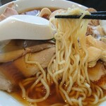 和らーめん なかお - レモン色の綺麗な細麺