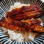 かぶと - ご飯に蒲焼きを乗せました