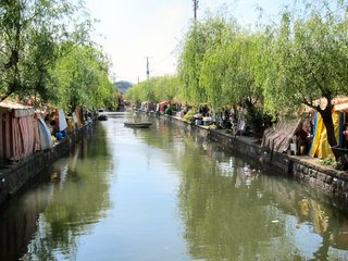 Kabashima Hyouka - 柳川風景　川の両側はお祭りの屋台が