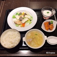 中国料理 豪華 - 海老と烏賊の季節野菜炒めセット
