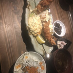 多幸屋3組 - 大海老フライ定食+ミニいくらしらす丼